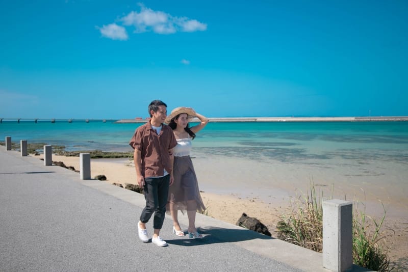 沖縄旅行のついでに普段のお二人を写真に収めましょう
