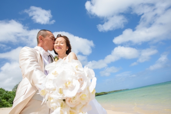 【石垣島フォトウェディング】40代からの”大人婚" （初石垣でも安心の宿泊先へのお迎え無料・希望者の方へ）