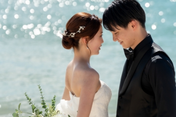 【北谷アラハビーチ】ビーチフォト80カット（衣装＋新婦ヘアメイク付き)
